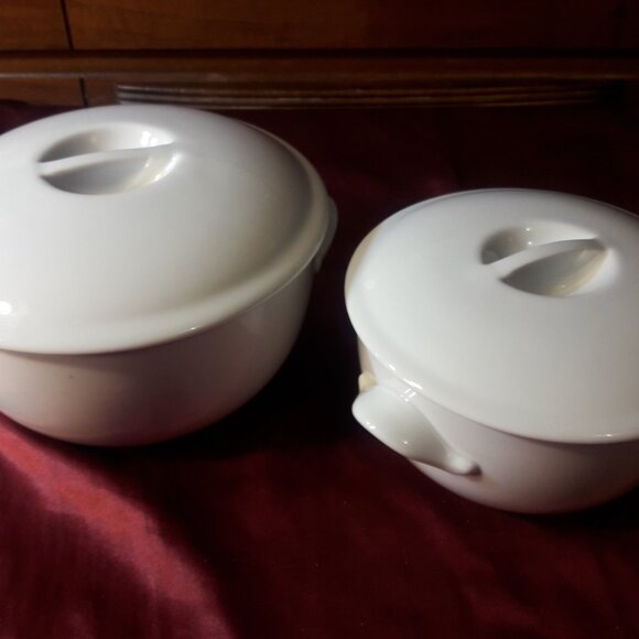 Two Pillivuyt French Porcelain Culinaire White Round Casseroles with Lids - Picture 5 of 14